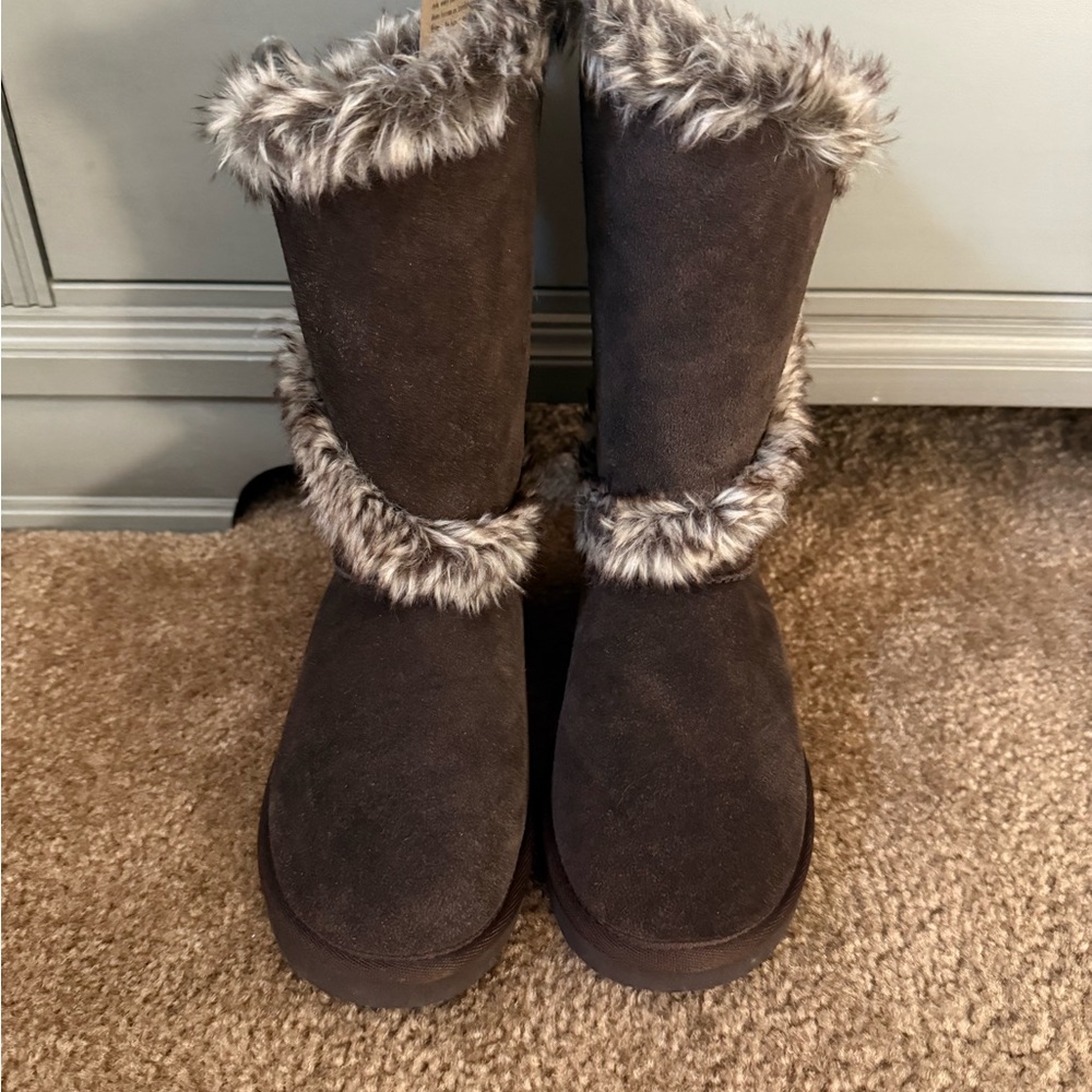 Women's Fur-Lined Boots - Brown